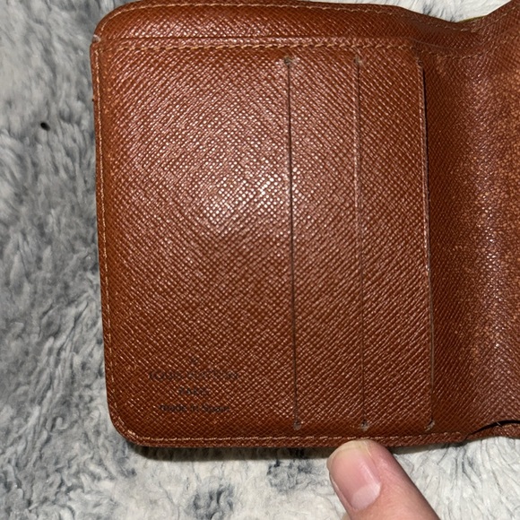 Men’s or Women’s Louis Vuitton Compact Zippe Wallet Monogram Canvas! Preloved - Picture 5 of 13